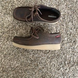 Clark Wallabee rubber sole with leather top